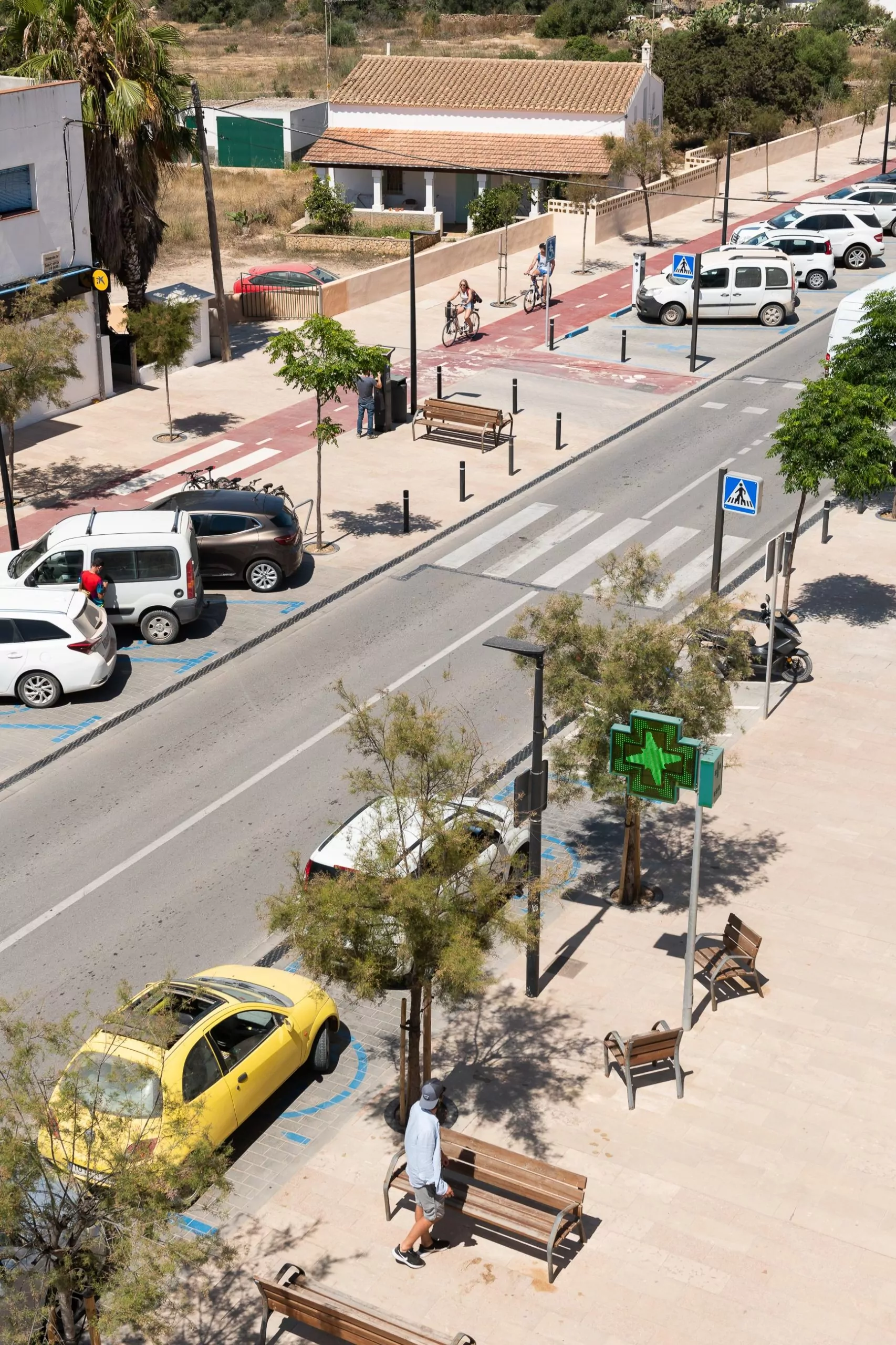 Av. Joan Castelló Guasch, Sant Ferran - Aparcament espiga