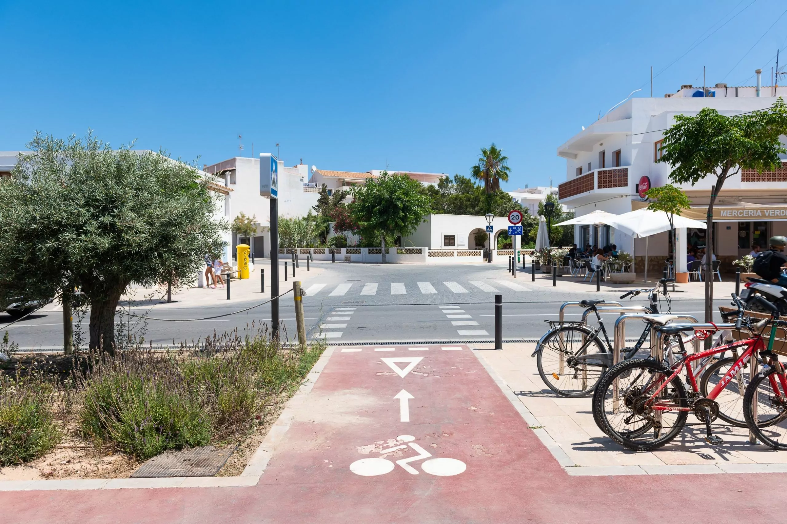 Av. Joan Castelló Guasch, Sant Ferran - Carril bici