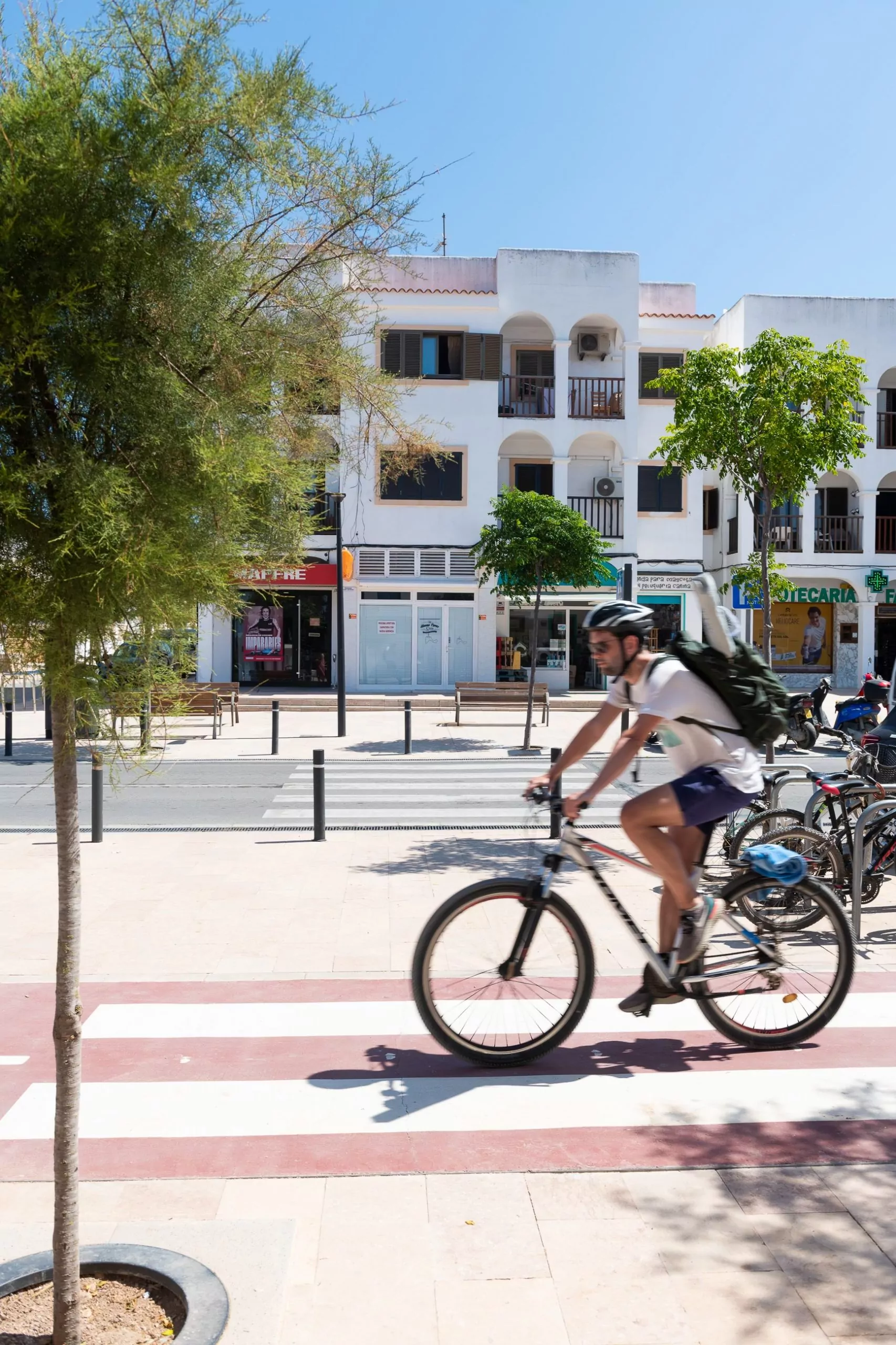 Av. Joan Castelló Guasch, Sant Ferran - Carril bici